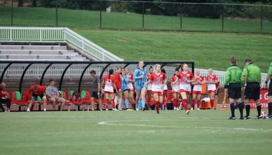 WOMEN'S COLLEGE SOCCER PICTURE